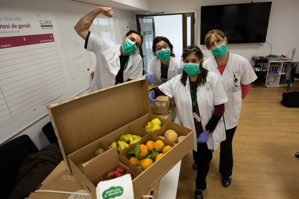 hospitalclinic's tweet photo. 🤝 T'agradaria ser voluntari del #CLÍNIC?

💚 @AmicsdelCLINIC és un programa adreçat a tots els ciutadans i organitzacions que vulguin sumar-se al compromís de l'hospital amb la societat.

Si vols participar-hi 👉 https://t.co/EMF07I8QpA 

#somCLÍNIC #voluntariat https://t.co/w7hm1CoEJc