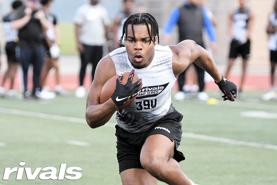 Three-star Cal commit RB Carter Jackson (Folsom) decides to reopen recruitment: Click here: bit.ly/4aW8DU8 Carter decided to reopen his recruitment and plenty of programs are showing interest.
