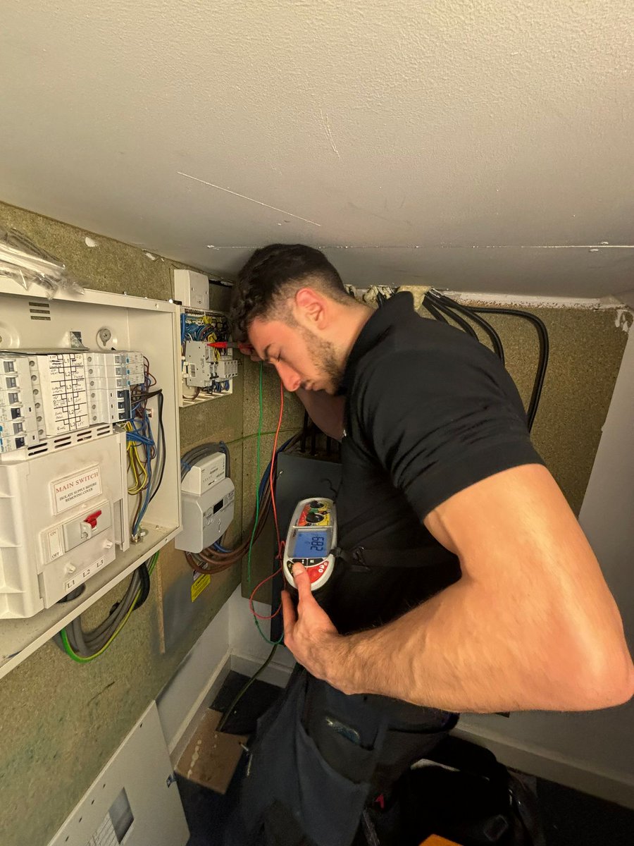 Future_Grp's tweet image. Ensuring safety, one test at a time. 🔍⚡💪🏼 #EICR #Residentialblocks