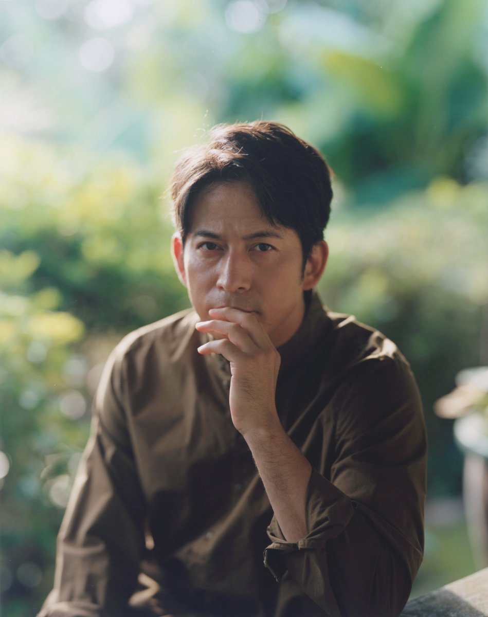 oricon's tweet photo. 岡田准一主演＆プロデューサー
Netflixシリーズ『イクサガミ』制作���定❗️

監督・藤井道人、原作・今村翔吾
超ド級の侍バトルロワイヤルを実写化⚔️

岡田はアクションプランナーも兼任
｢僕の身体が無事だったらとんでもない作品に｣

💬 3人のクロストーク
https://t.co/iksUh2ZMEd

#イクサガミ https://t.co/JSdPOLzu7w