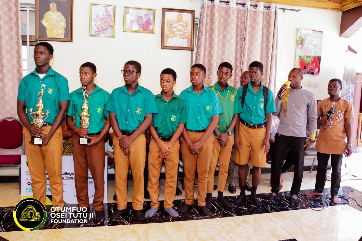 As part of the 'Otumfuo Silver Jubilee Day of Education.' the Otumfuo Osei Tutu II Foundation has made a presentation of 25,000.00 cedis as a sponsorship to the Robotic Team of Prempeh College ahead of their trip to the United States for the International Robotic Championship.