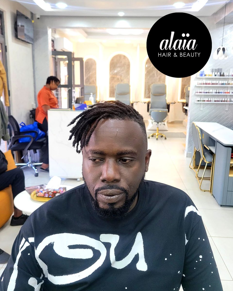 💇‍♂️✨ Guess who stopped by Alaia for a fresh cut? None other than the Rap Guru himself, @ruyongamusic RUU! 🎤🔥 We're honored to keep the style on point for our favorite wordsmith. #FreshCut #RapGuru #HairSalons #AlaiaHairAndBeauty 🎶💈
