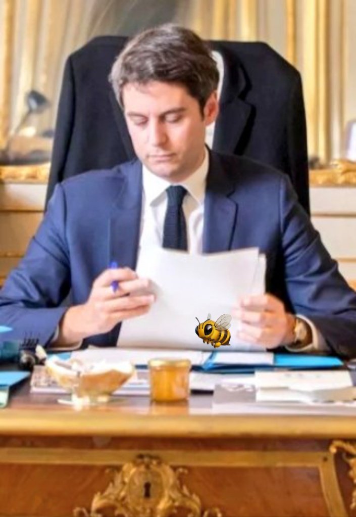 NumericBees's tweet photo. @AbeilleDeFrance
Si le PM aime le miel, ce n'est qu'à petite dose. Mais est-ce du miel ? https://t.co/ykwiY2roYc