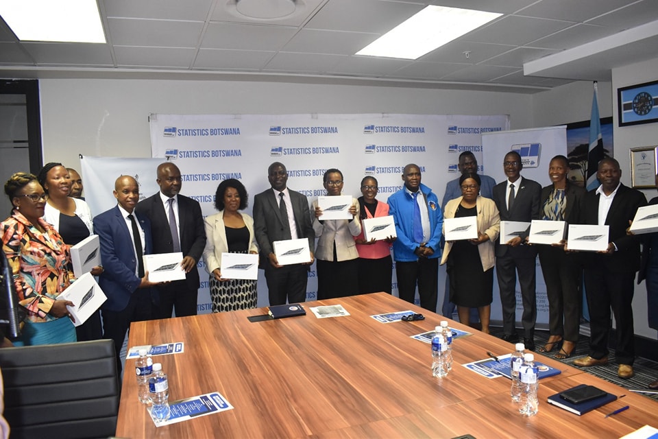MoHBotswana's tweet photo. MoH RECEIVES 5 000 TABLETS FOR DATA CAPTURING.
The Ministry of Health received 5 000 tablets for data capturing from Statistics Botswana. 

#statisticsbotswana https://t.co/cPubgcnqhD