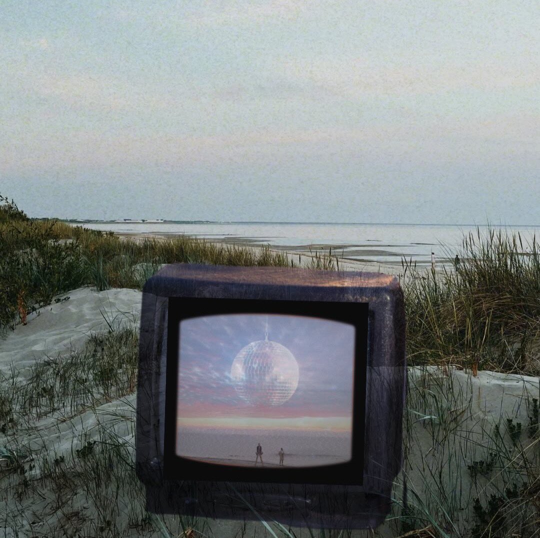 🌙Our fabulous BETH NOONAN-ROBERTS is working on a cool new indie short ‘The Palace at the End of the World' this month! 

Made in partnership with award winning Merseyside company First Take, as part of their project Reel Queer. 🎬 We can’t wait to see it!