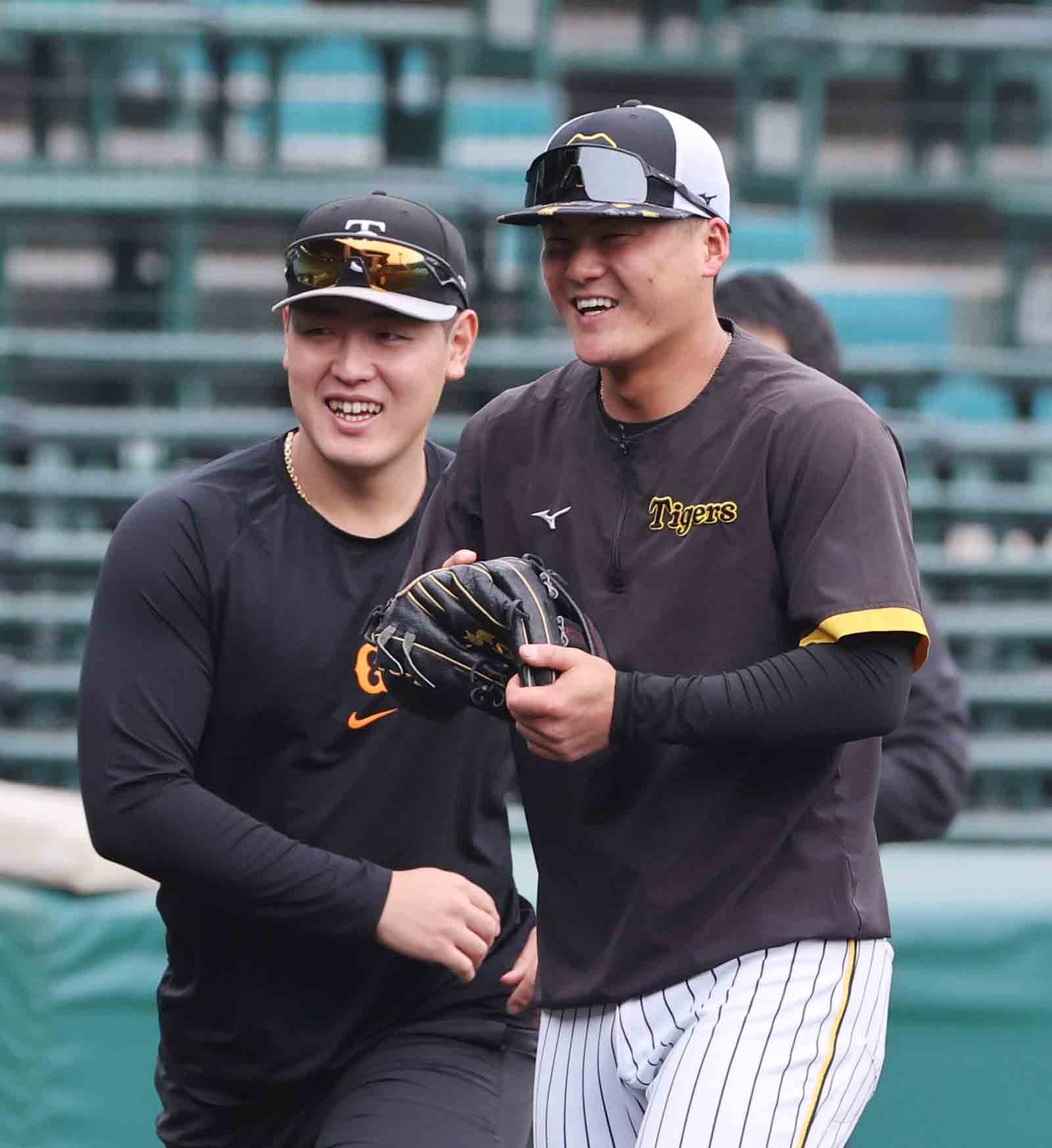 智弁学園 甲子園記念Tシャツ 岡本和真デザイン 母校応援グッズ 智辯ユニフォーム風Tシャツ&ロンT 智辯和歌山