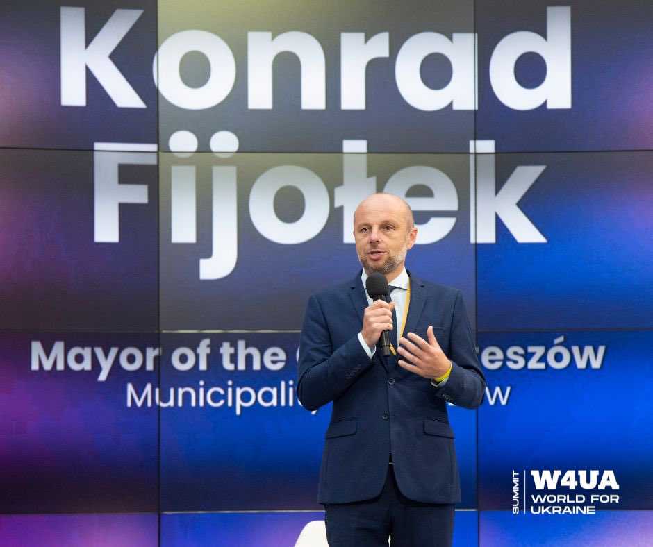 As the preparation for the 3rd #W4UASummit is underway, we want to thank @miasto_rzeszow and @FijoKonrad for their invaluable partnership and #support in our mission to aid #Ukraine. Mayor Fijołek's unwavering dedication and approach have significantly impacted our #mission.🙌🏻🇺🇦