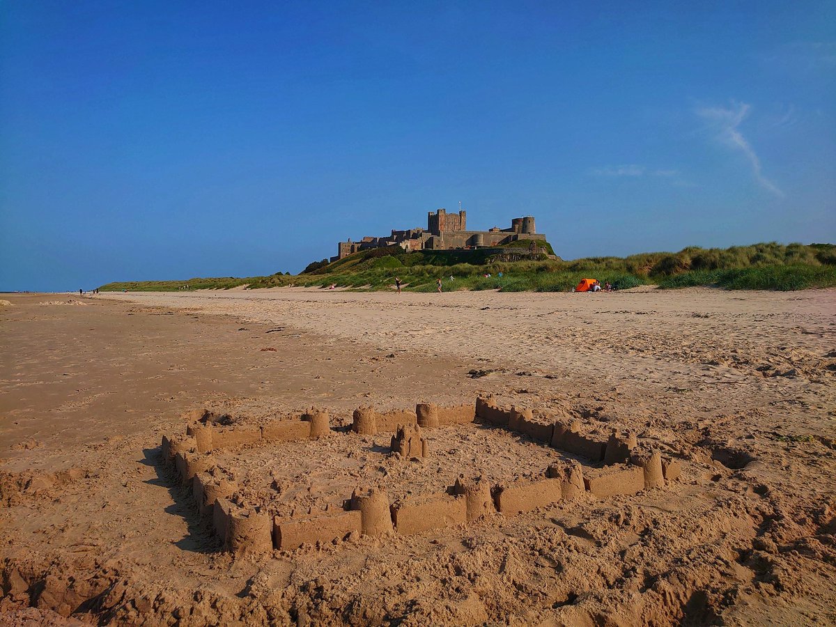 @DailyPicTheme2 Why have one #castle when you can have two!!
Bamburgh, Northumberland