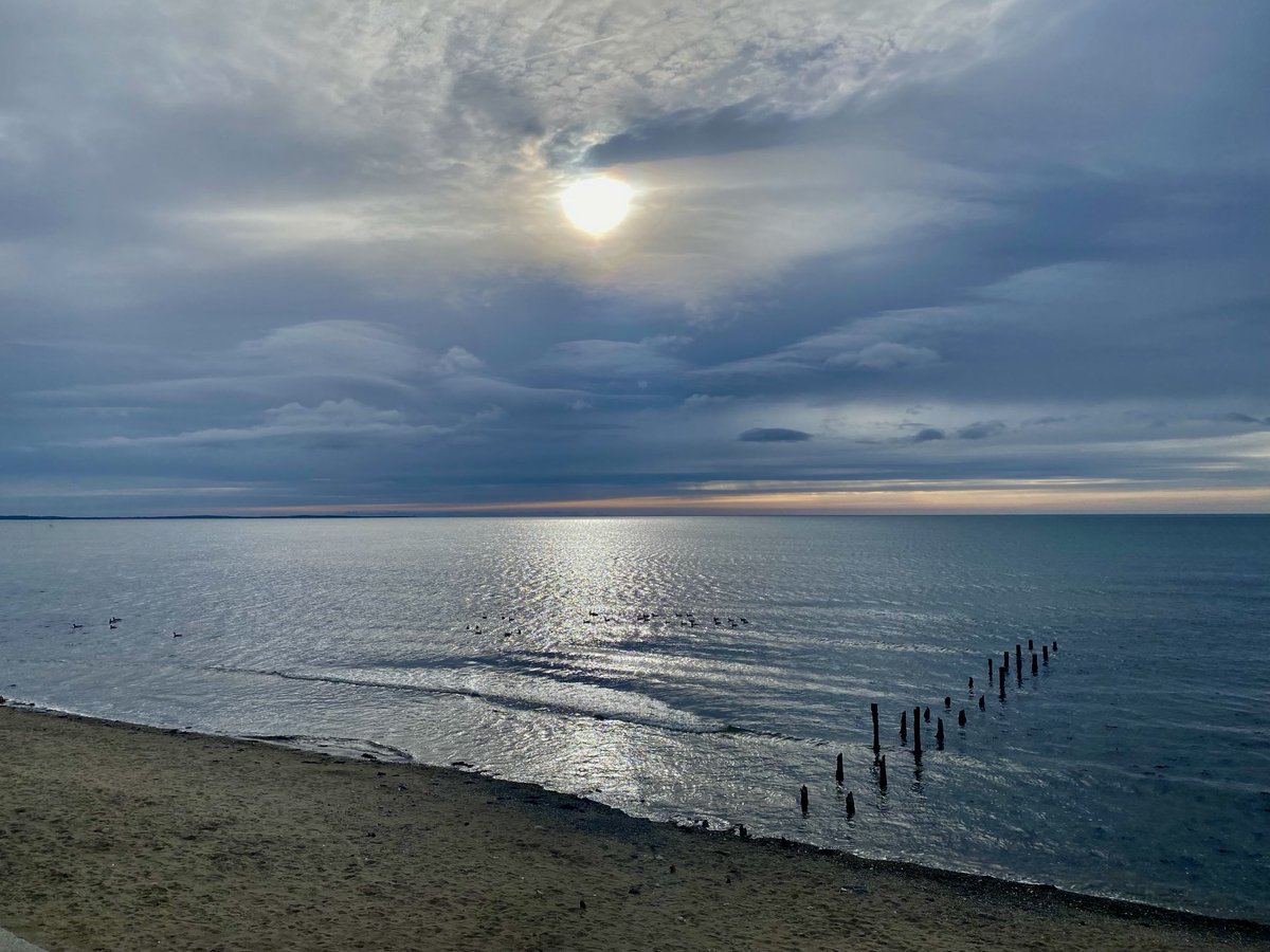 Thursday 🙌 ⁦@bbcniweather⁩ ⁦@angie_weather⁩ ⁦@barrabest⁩ ⁦@WeatherCee⁩ ⁦@geoff_maskell⁩ ⁦@bbcweather⁩ ⁦@SarahKLweather⁩ ⁦@Louise_utv⁩ ⁦@WeatherAisling⁩