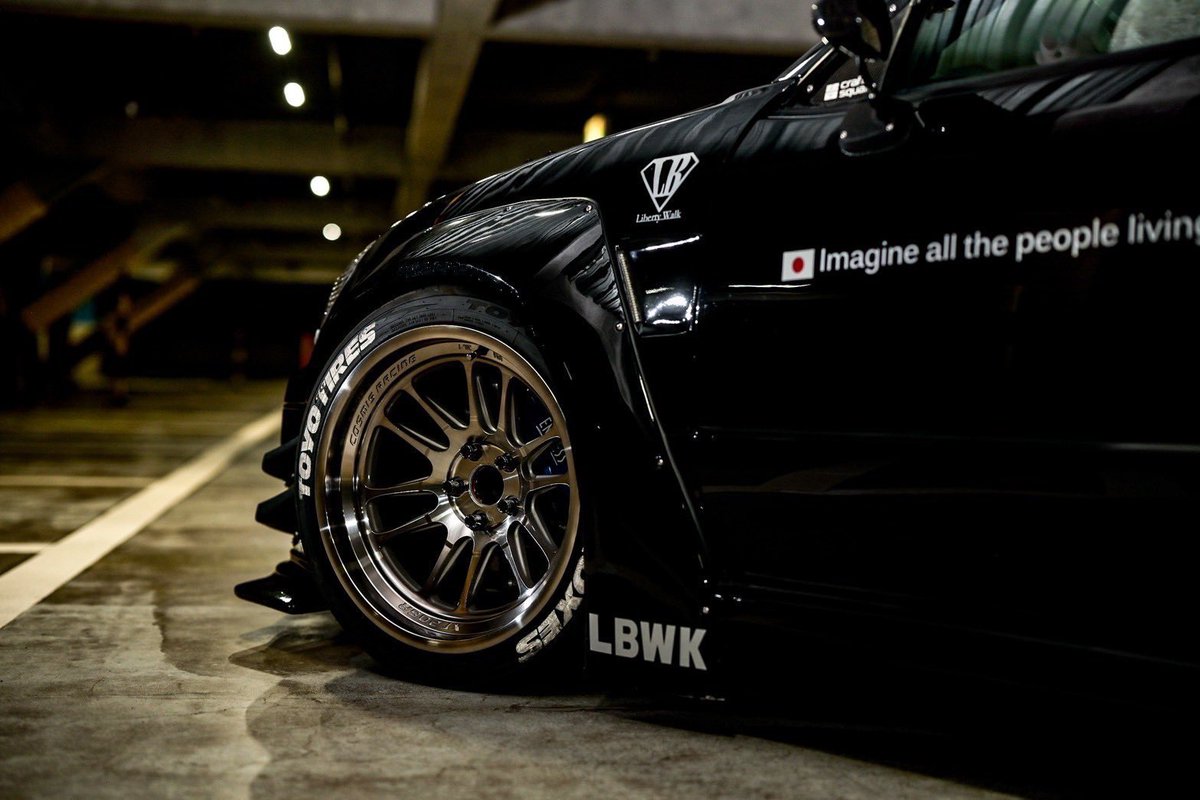 CosmisJPN's tweet photo. アリスト✖︎ CosmisRacing
wheel XT206R18×11+8mm
なんと‼️
こちらホイールはオリジナルカラーに
塗られていてとっても素敵です🫶
しかも5月に韓国に渡るらしく
日本車とcosmisの組み合わせは
韓国ではどんな風に映るのでしょうか😍
@bun_hosokawa
#アリスト #トヨタ #cosmis
#CosmisRacing https://t.co/fwb1GmfUEG
