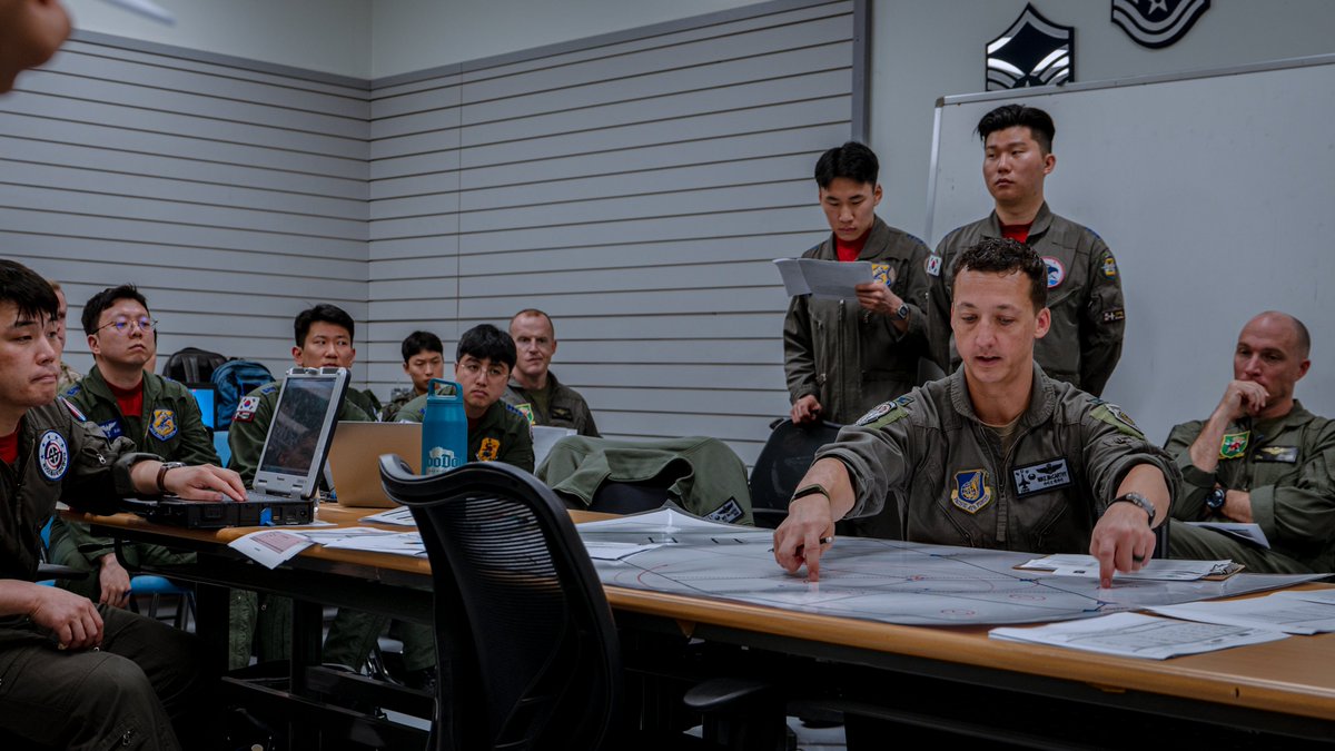 As part of Korea Flying Training 2024 units across the U.S. Army, U.S. Air Force, U.S. Marine Corps, and the Republic of Korea Air Force joined in integrated mission planning, mapping out flying execution and tactics. Read more here: kunsan.af.mil/-Wolf-Pack-New…