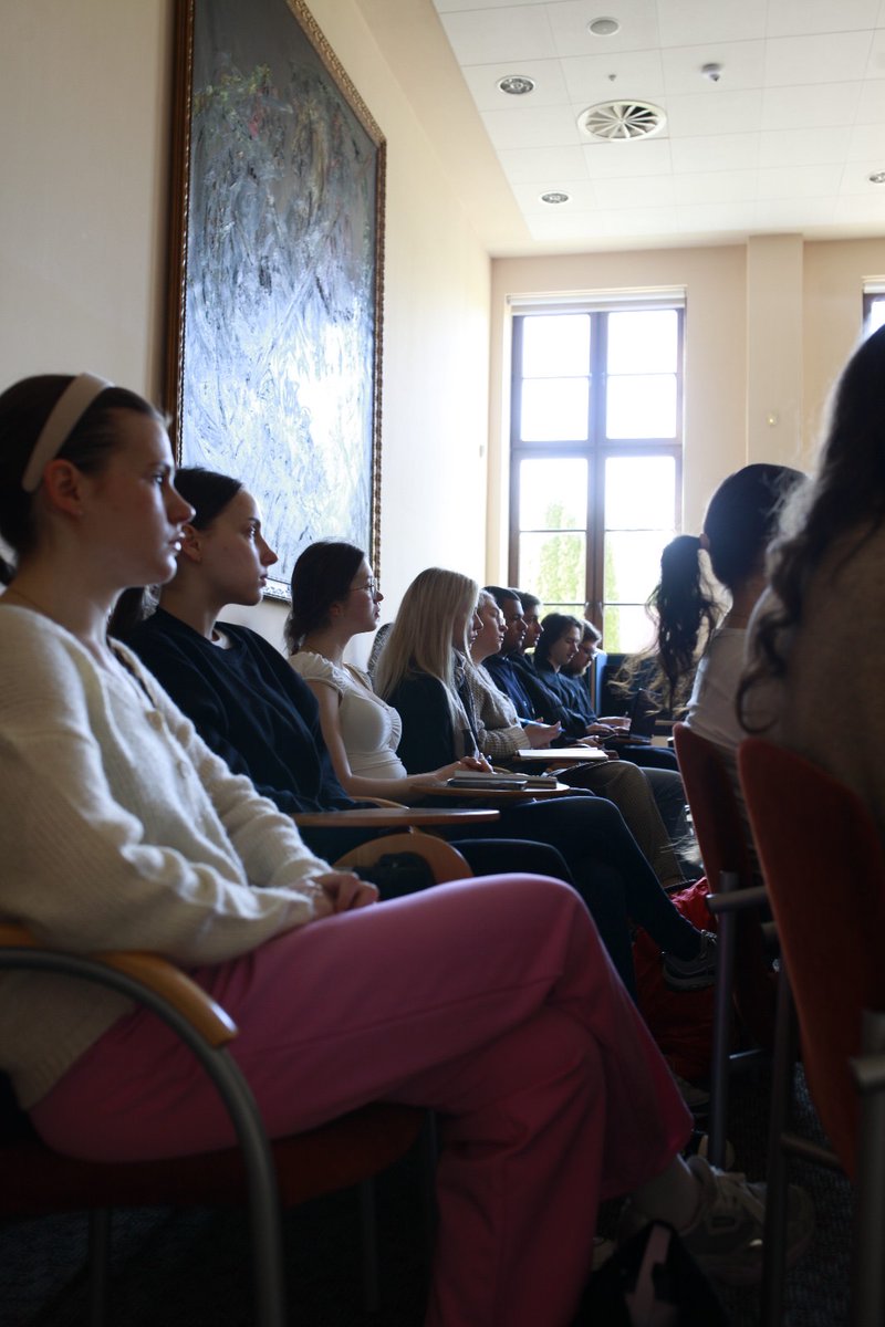AKSiMTorun's tweet photo. - Żyjecie w pięknych czasach. Macie dzisiaj dostęp do archiwum i do informacji, do dokumentów - zaznaczyła podczas spotkania dla studentów red. Dorota Kania
#aksim #dorotakania #truth #media #nowemedia #torun #life #resortowedzieci #radiomaryja https://t.co/s6kaeW0zAs