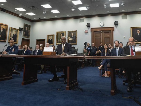 ani_digital's tweet image. US Defence Secretary lauds ties with India, calls jet engine deal revolutionary 

Read @ANI Story | aninews.in/news/world/us/…
#US #India #jetenginedeal #LloydAustin