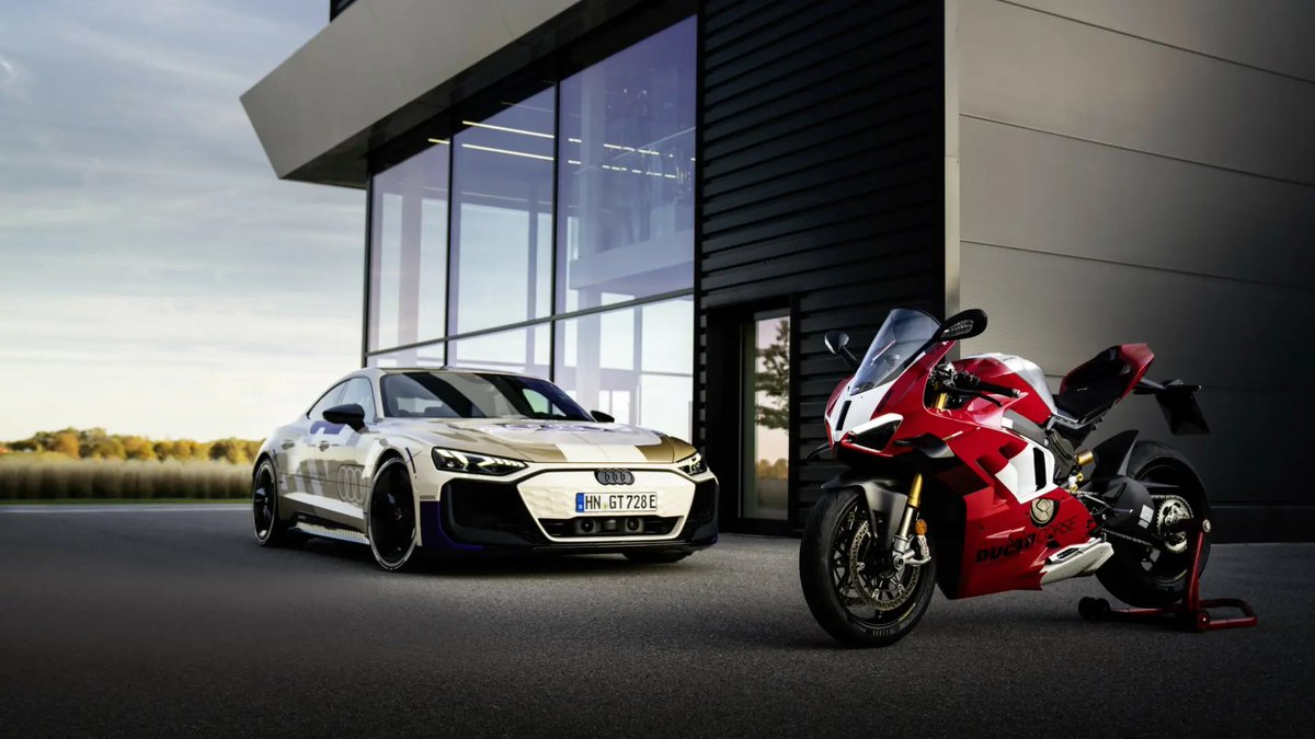 Los desarrolladores del Audi e-tron GT y de la Ducati Panigale V4 R intercambian máquinas: ¿qué opinan de la del otro? dlvr.it/T5fxwq