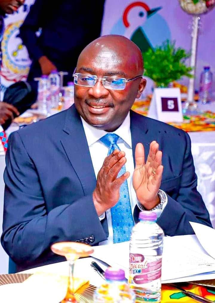 GiftyBoatemaaO's tweet photo. I was engaging a friend from UK yesterday and He had this to say : "Dr. Bawumia is Gold ; with how He is formalising the economy, Ghanaians won't see what He is doing because He isn't building tall structures " https://t.co/GKqHMi8fKK