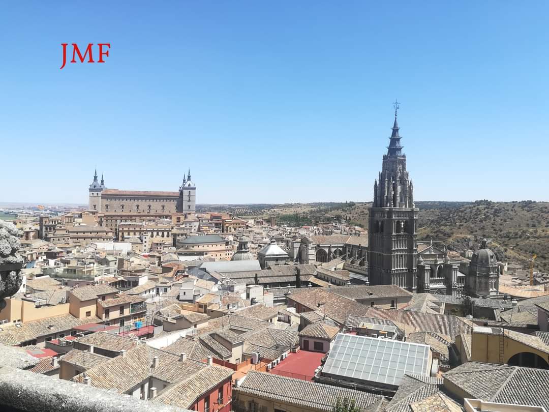 Alcázar y Torre de la Santa Iglesia Catedral Primada de Toledo desde una de las torres de la Iglesia de los Jesuitas.

#toledoturismo #castillalamancha #turismomanchego #castillalamanchaengancha #castillalamanchaturismo #spain #turismoespaña #turismoespañol #fotografiasjmf