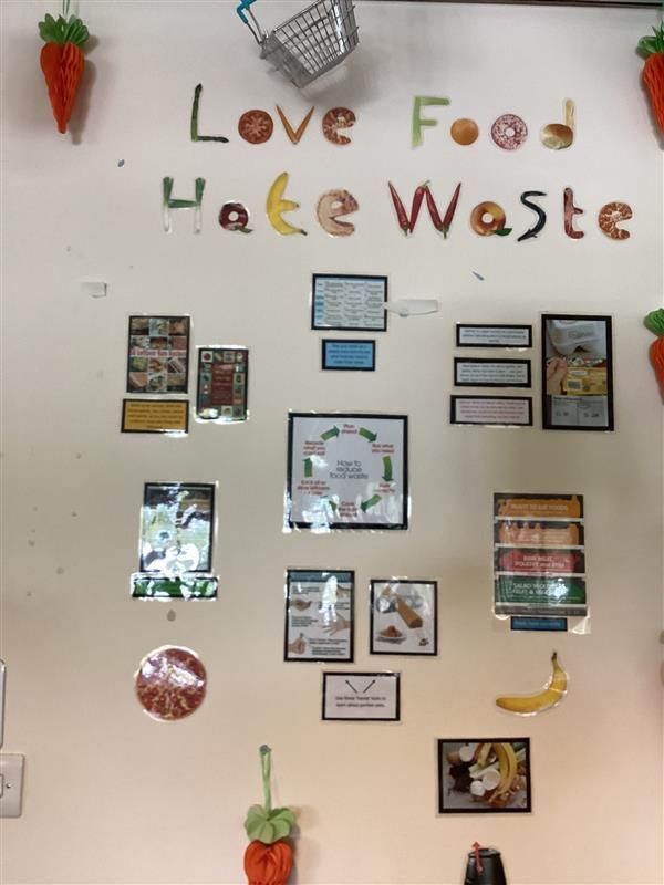 Year 3's Oak class enjoyed their visit to Envirosort yesterday. They learnt how  to recycle correctly, got to see inside the working factory and found out many, many fascinating facts!