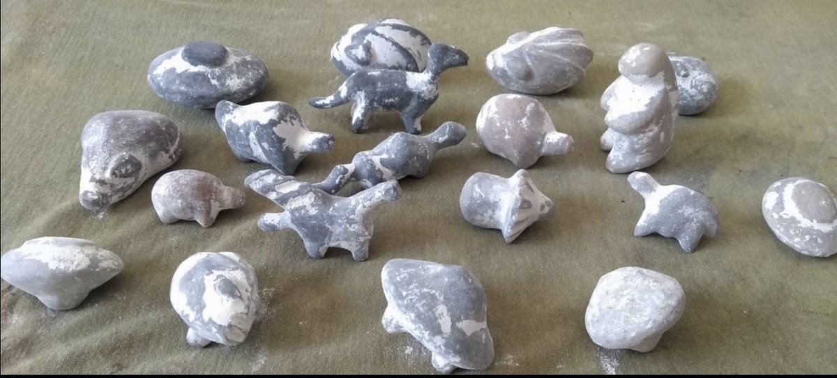 According to josh mcdowell, the huaquero, mario, confirmed he was the one who found these strange stone objects in a cave 🗿🛸

#nazcamummies #artifact #aliens #discovery #ufotwitter #ufox #uaps