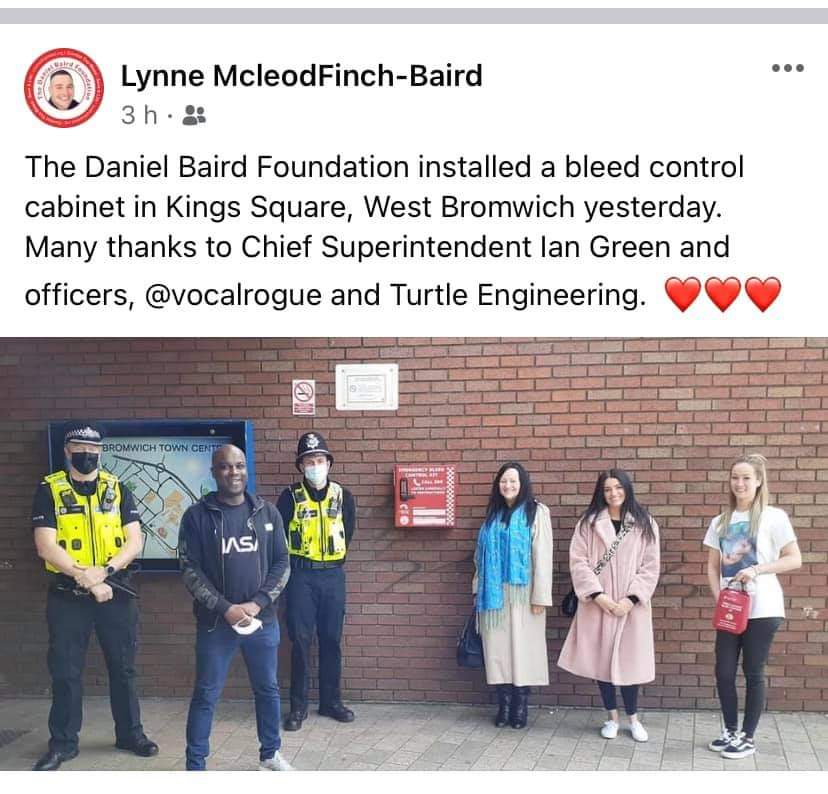 Three years since @TheDanielBaird1 and @IanGreenWMP installed the first 24 hour public access #ControlTheBleed🩸cabinet in King's Square, West Bromwich 
@LawrenceBarton1 @samatquinton @cummins23 @SimonFosterPCC @hollybaird_x @kerry_baird @KeiranCasey @RaeRae99 @ScarcityStudios