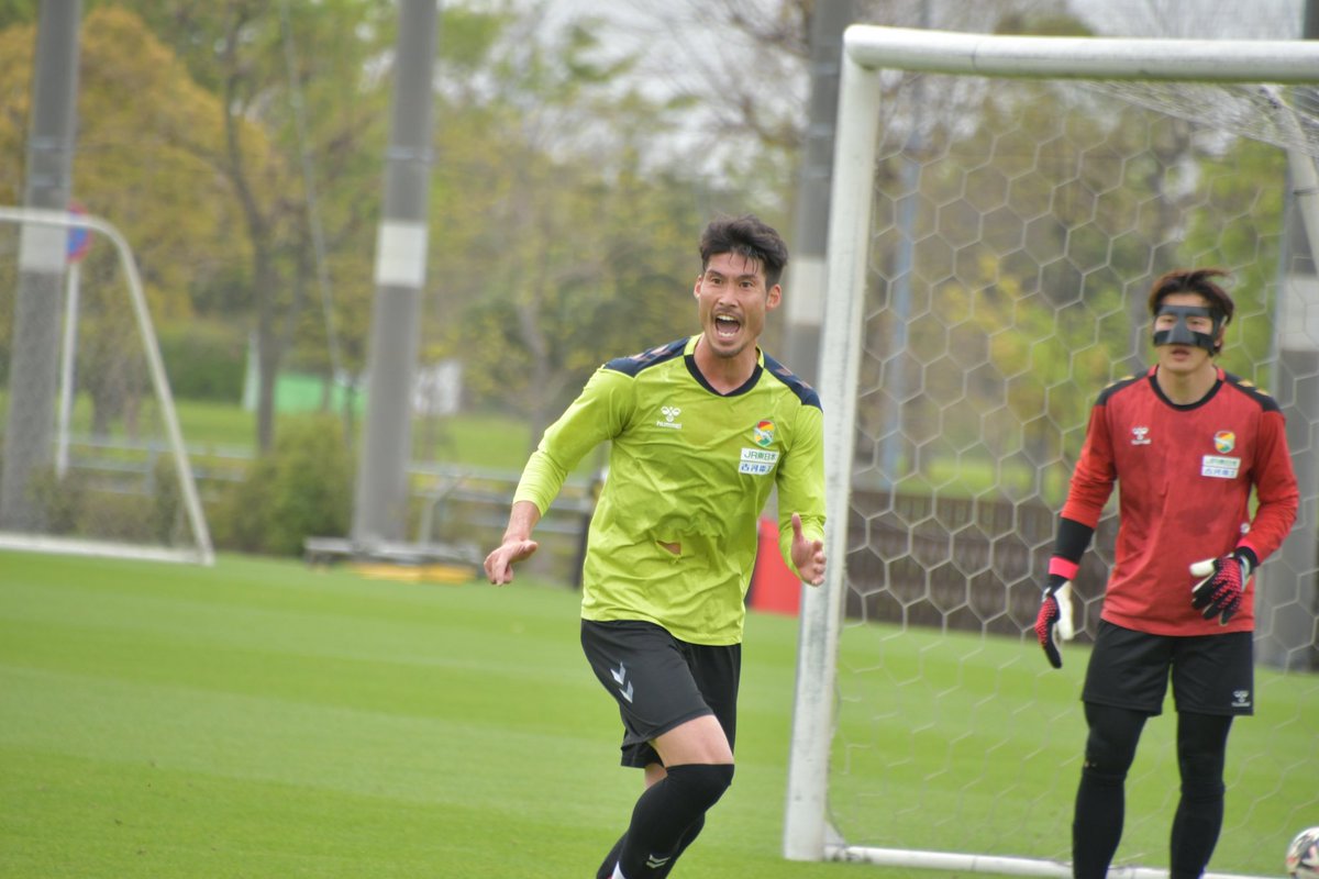 jef_united's tweet photo. ããŠããã¬ãæ
å ±ðã
ïŒ71
ãåã€ã®ã¯ä¿ºãã¡ã ïŒã
#ãã©ãŠããªããç§ç° æŠã«ããããã¬ãŒãã³ã°ã«å±ã #éŽæšå€§èŒ éžæâš
çµéšè±å¯ãªãã£ããã³ãããŒã ãçãäžãåŒã£åŒµãç¶ããŸãð£ïž
ð¶#ãŠããã¬ã ãæ¥œãããªãUnited Online Plusð»ð±
å
¥äŒã¯ãã¡ãðââ
https://t.co/14MedPTjtQ
#jefunited https://t.co/K8u26m9cUn