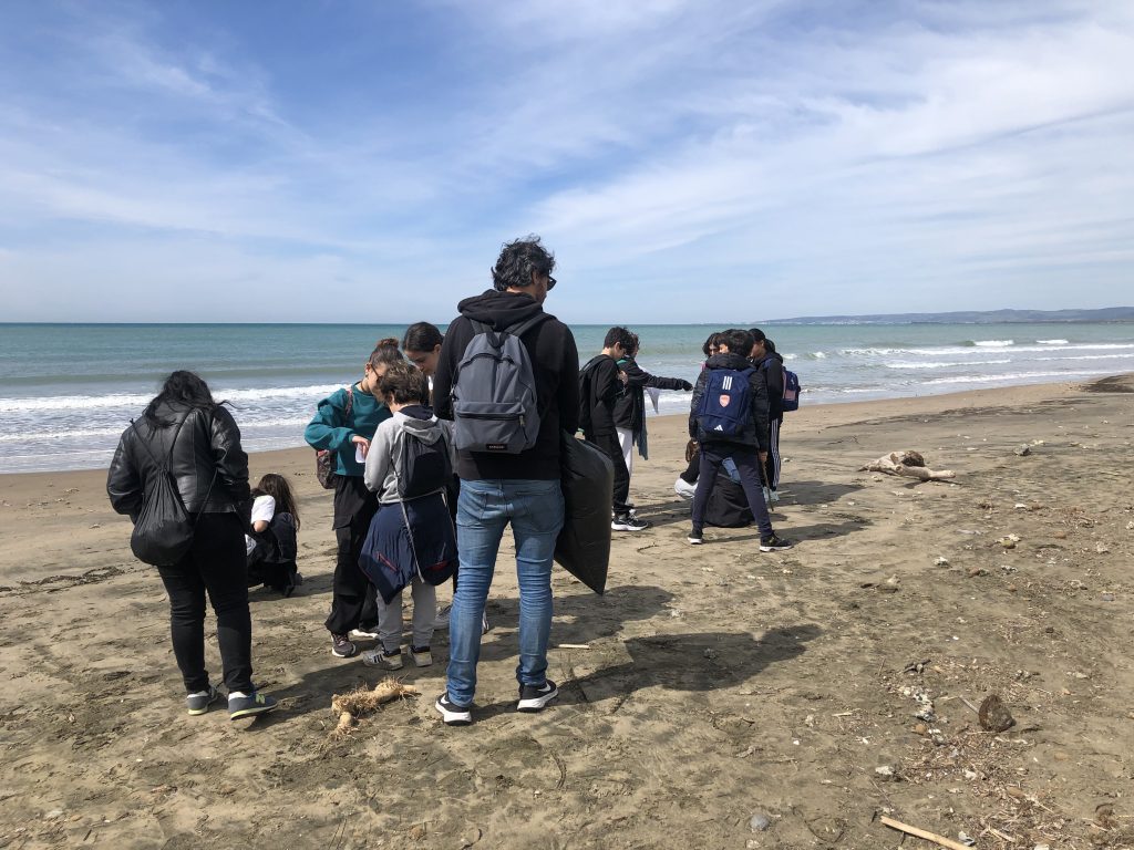 OStogether (@ostogether) on Twitter photo 🌿 Middle schoolers from Rome explored the outdoors to deepen their environmental awareness!
🌊 With <a href="/apre_it/">APRE</a> & <a href="/ISPRA_Press/">ISPRA - Ist. Sup. Protezione e Ricerca Ambientale</a> they engaged in sensorial activities on sustainable management of protected wetlands & coastal zones.
Learn more about this SLE: steamecologies.eu/an-on-field-ac… 🌿 Middle schoolers from Rome explored the outdoors to deepen their environmental awareness!
🌊 With <a href="/apre_it/">APRE</a> & <a href="/ISPRA_Press/">ISPRA - Ist. Sup. Protezione e Ricerca Ambientale</a> they engaged in sensorial activities on sustainable management of protected wetlands & coastal zones.
Learn more about this SLE: steamecologies.eu/an-on-field-ac…