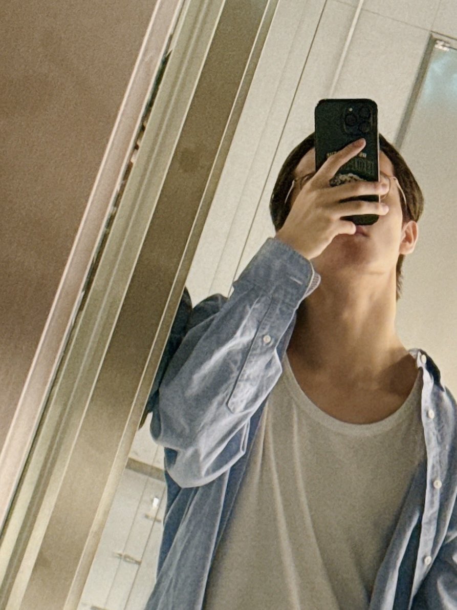 Ieemarkees's tweet photo. MARK 💬 https://t.co/LUIDR9Mj4X