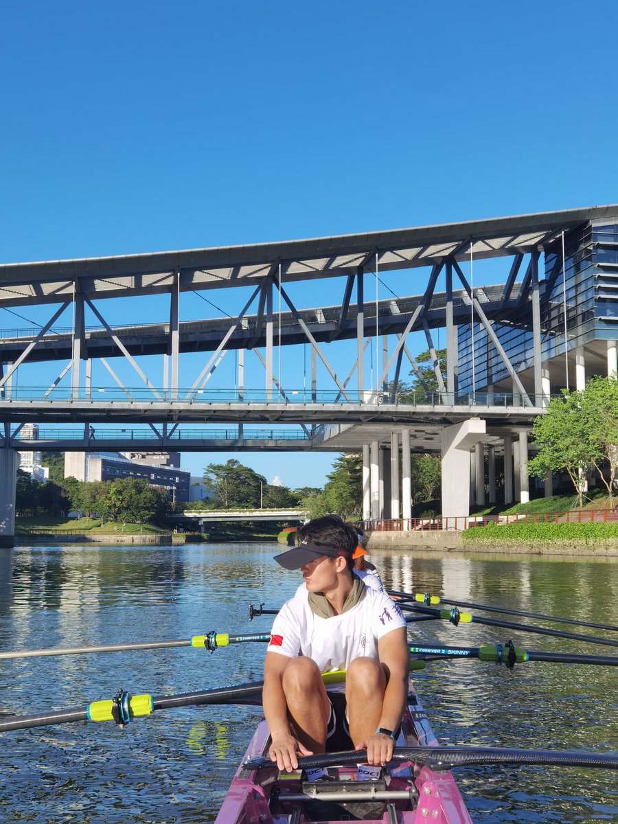 What’s practice like for the SIGS Rowing Team? Find out in the photos!