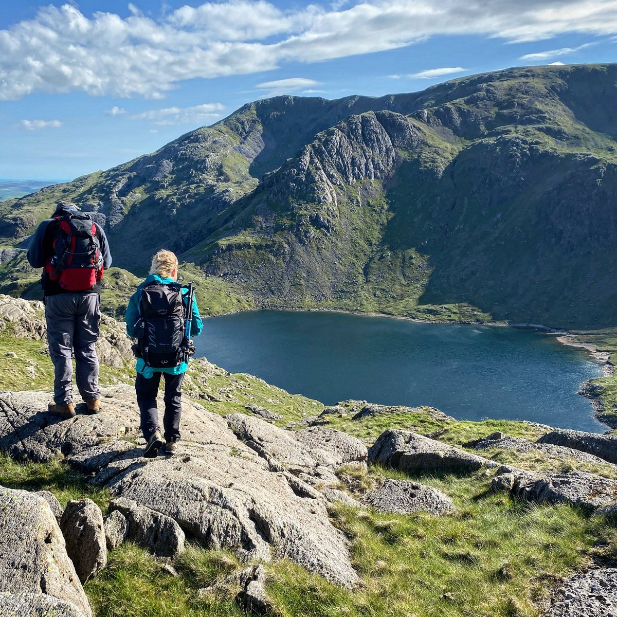 Photo of the day.

Up on the Coniston Fells on our Mountain Skills course. 

📍Lake District

💚🤩💚

📸 Throwback photo June 21

#LakeDistrict