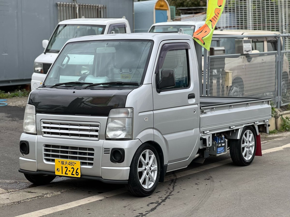 Xamnote01's tweet photo. スズキ キャリイトラック ターボ 
EBD-DA63T改
22年
車検 R6/06
24060km
5MT
エアコン
パワーステアリング
109 万円 
年式相当に多少の傷はありますが、それ以外は内装、外装ともきれいで、エンジンも良好です
詳しくご覧になりたい箇所があれば、個別にお送りします
#車売ります #スズキ #キャリイ https://t.co/VhzGmkA6Sz