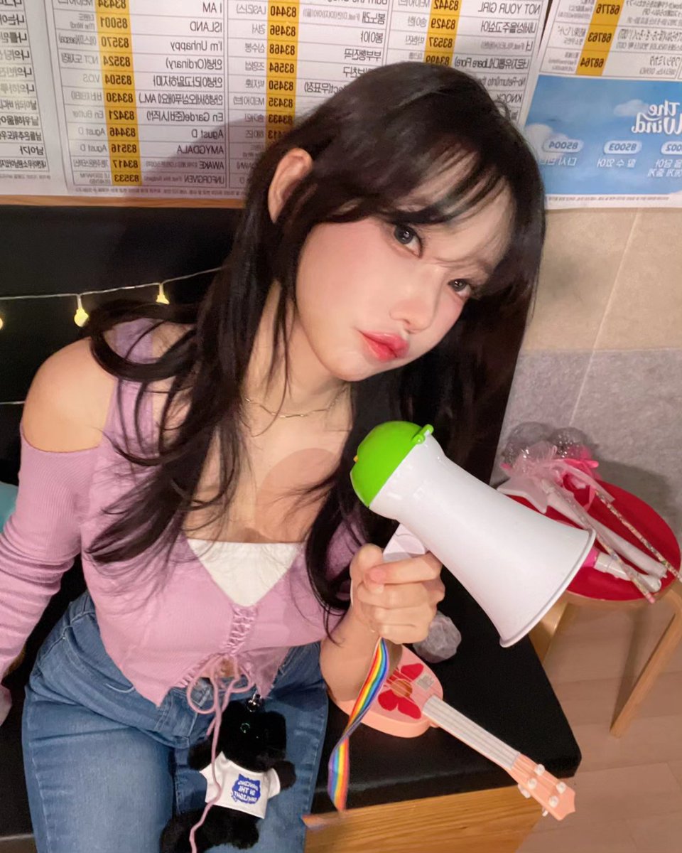 magentaof62's tweet photo. 노래조아해줘서 거마어 애기들아..특훈열심히할게🎸🎤👨‍🎤 #마젠타 #magenta #큐떱이알 #QWER https://t.co/xozmglPTtc