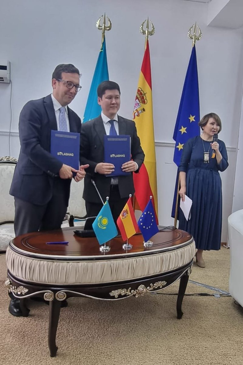 🖊️ Firma del Memorando de Entendimiento (MOU) con Bolashak, Centre for International Programmes - Bolashaq bolashak.gov.kz/en. Ayer, 17 de abril, en la visita institucional a Kazajistán. Presente @AGentilAO, director del SEPIE.