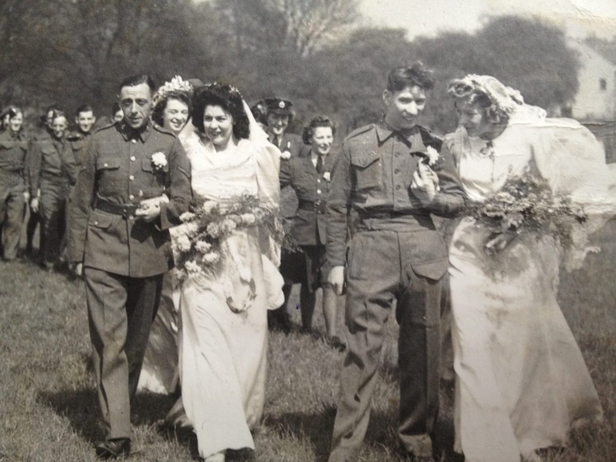 Hold tight for a sensational @TootingCommon #WW2 History Tour in the company of descendants of #TheBalloonGirlsOfTootingCommon  #WAAF @womenofww2 who operated the barrage balloon
protecting #PlanetTooting from Nazi bombs
Saturday 2pm Tooting Bec Station tootingballoongirls.eventbrite.co.uk