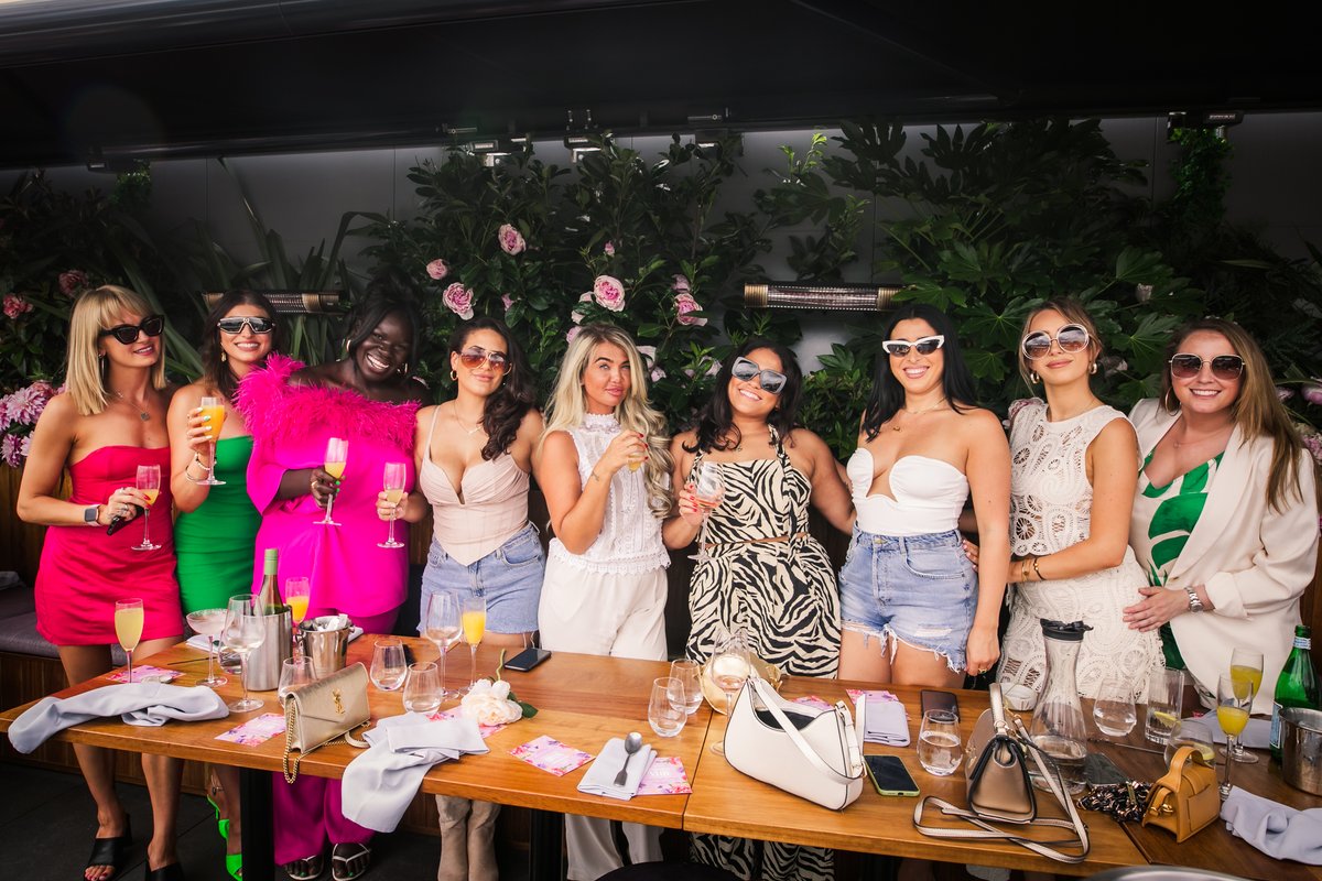 🥂 Gather your brunch squad and get ready for the Vocal House Brunch by Kinky Malinki! 🎉 Join us for an unforgettable bottomless brunch experience in London! Last few tables for this Saturday 20th April click here: bit.ly/VHB_April20th
