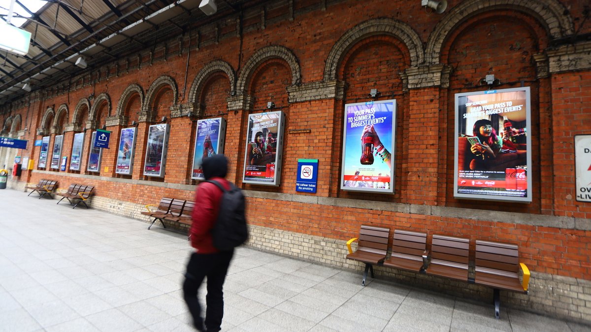 Your pass to summer’s biggest events ☀ @cocacolaie is using premium #OOH sites to amplify their “Endless Summer” campaign. Spotlighting ticket giveaways to UEFA EURO 2024, music festivals, and the 2024 summer Olympics in Paris 🎟!