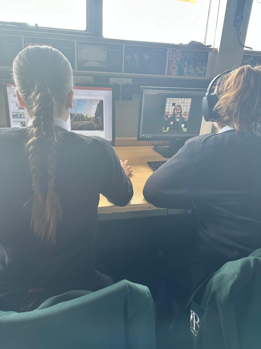 BohuntSchool's tweet image. We’re proud to receive the Computing Quality Mark! Awarded by the National Centre for Computing Education recognising our great computing education across the school. @wearecomputing #computingqualityframework #enjoyrespectachieve #bohuntliphook
