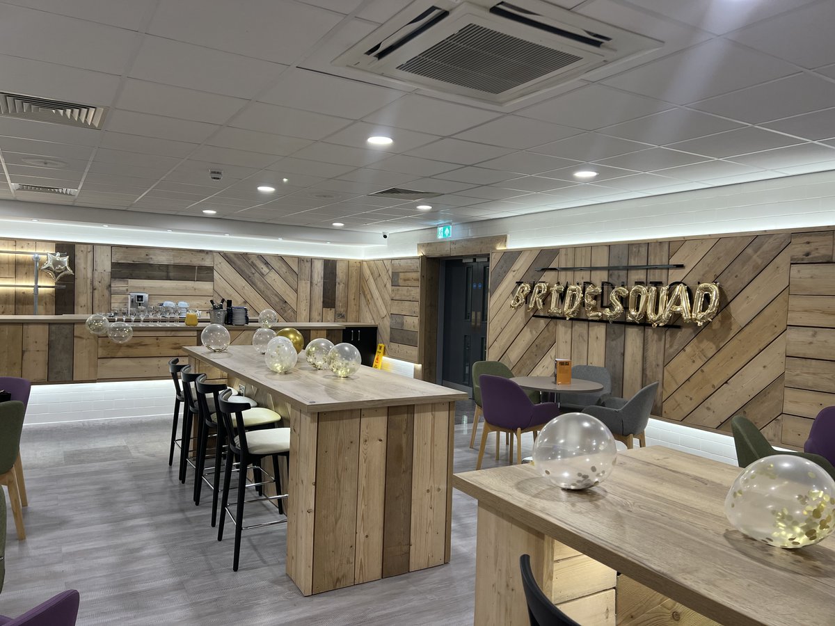 Flying from Teesside for a group celebration? 👯‍♂️ Why not hire The Middleton for your own private area in our airside departures lounge. Ideal for: Large groups, special occasions, hen/stag groups, birthdays 🥳 Find out more here 👉 orlo.uk/E7MC7