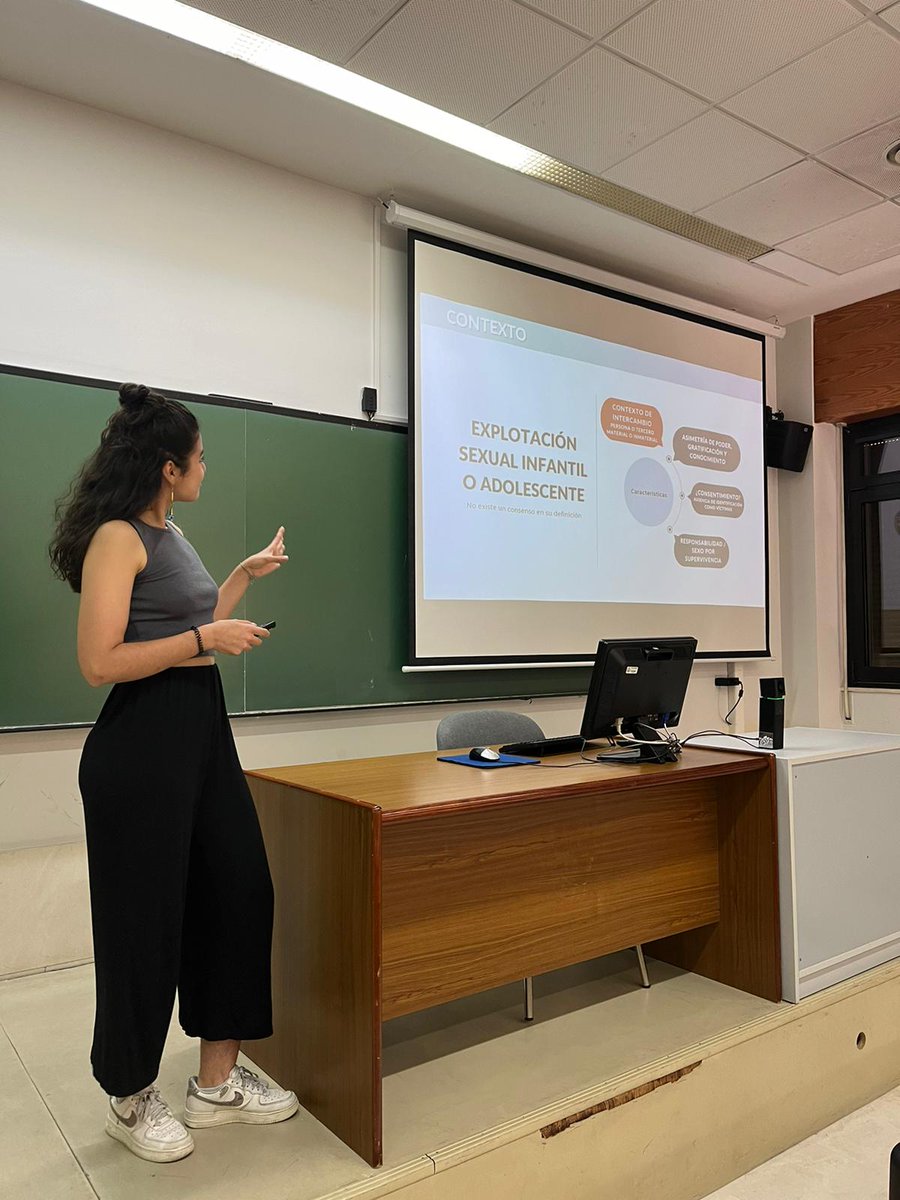 El martes pasado nuestras compañeras, Natalia Arcajo y Sara Galindo, presentaron algunos de nuestros últimos estudios a los alumnos del Grado de #Sociología de la Universidad de Salamanca. #investigaciónsocial