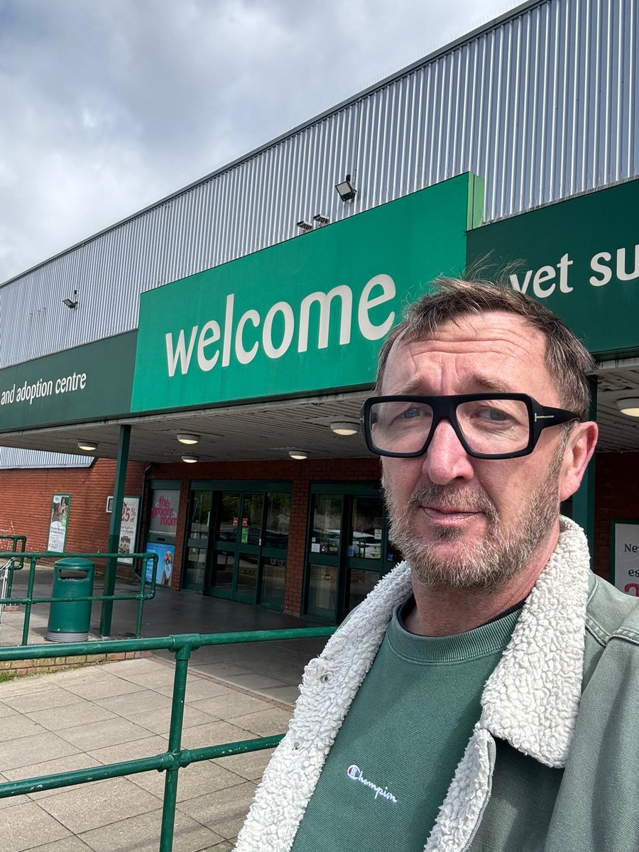 And here he is....@ralphineson 'out and about' hiding 'Somewhere in SW London' at Pets at Home, RAYNES PARK!!!! Did you get it right? Let us know & play along every Weekday Mornings from 7am on Riverside Breakfast with @JasonRosam & @BatterseaPwrStn