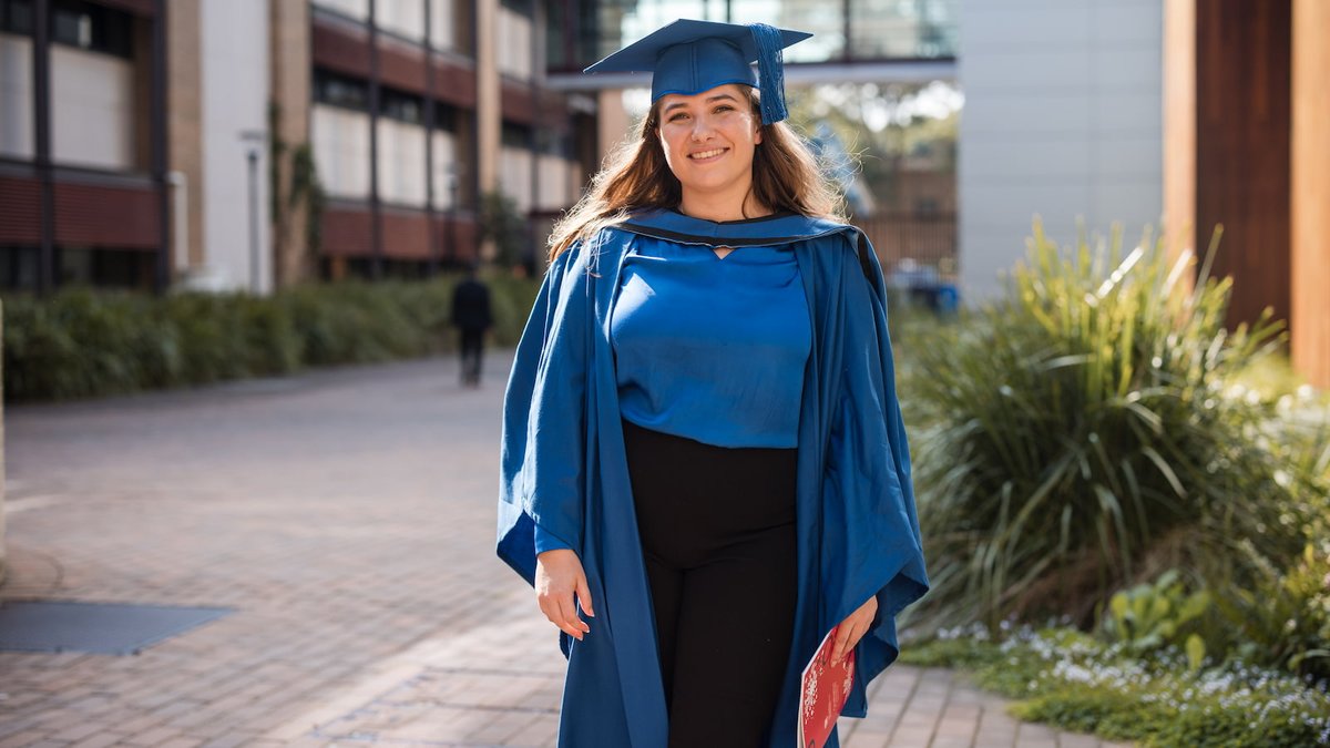 Emma Newman had always planned to pursue a degree in science or medicine, this week she graduated with a Bachelor of Laws (Honours), and was awarded the #UOW University Medal for the Faculty of Business and Law. 🎓👉 bit.ly/4aJ6c7J #UOWGrad2024