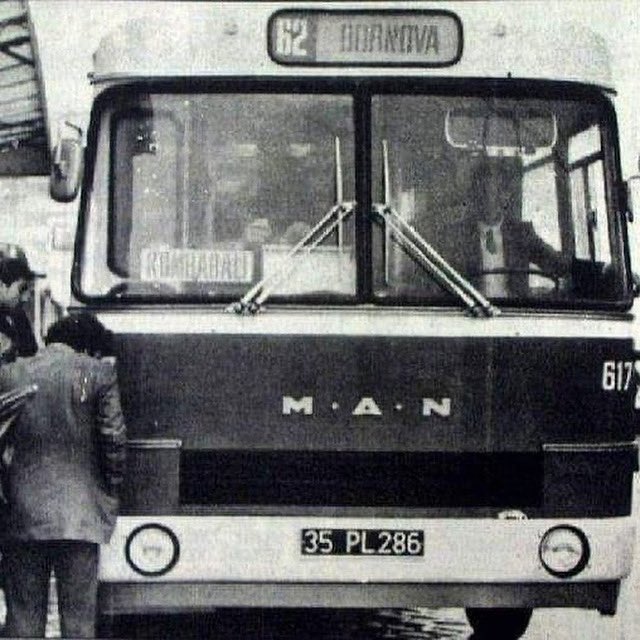 🚍Fazla Abonman Bileti Olan Var mı?  #tbt #hgg

☺️Peki sizce bu fotoğraf kaç yılında çekilmiş olabilir?