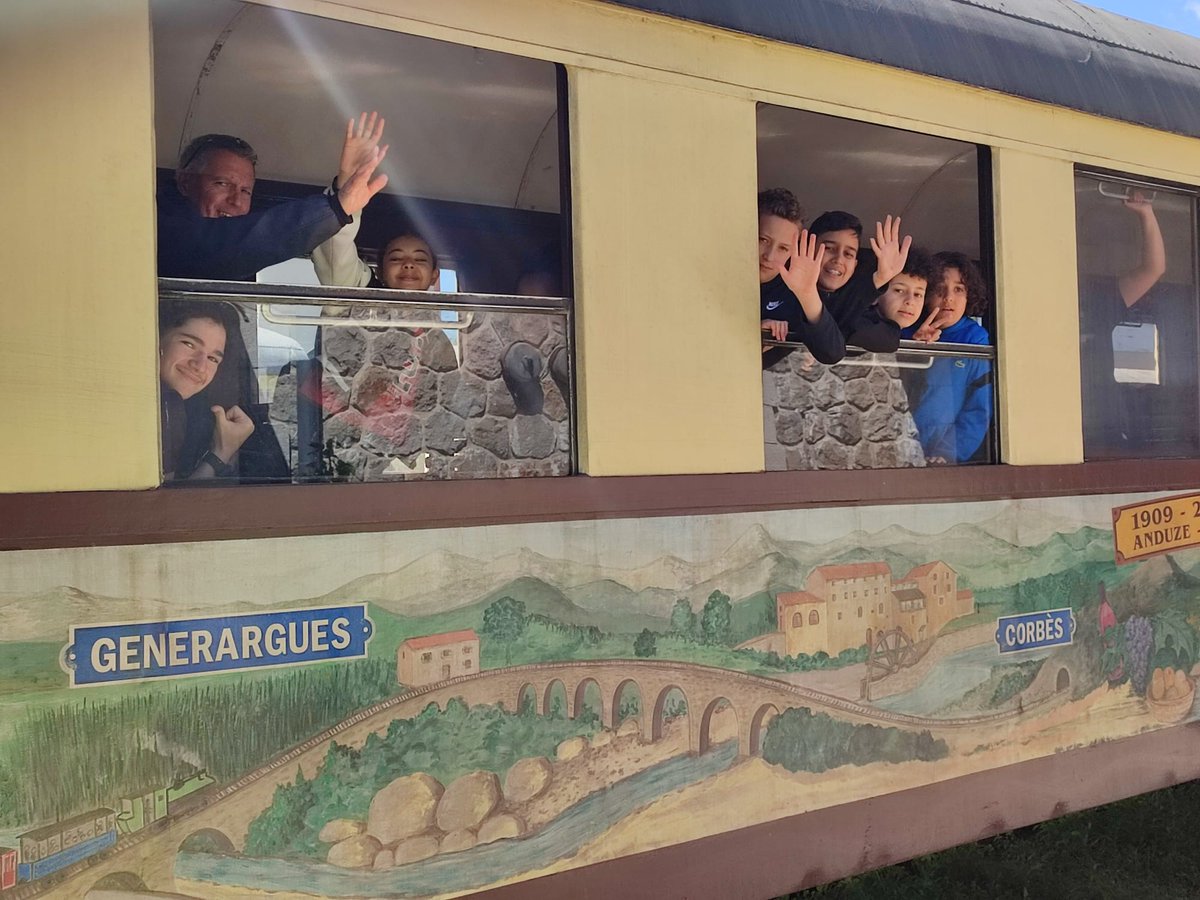 PoliceNat30's tweet photo. #Prevention | Pendant les vacances de printemps, ce sont 27 jeunes qui se sont inscrits au #CPCJ.
Petit aperçu d'une journée culturelle en Cévennes avec la visite de la grotte de Trabuc,  train à vapeur des Cévennes et bambouseraie d'Anduze. https://t.co/lAXL1iYjwB