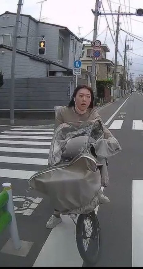 ママチャリの橋本直子www目が完全にイッチャッテる爆笑　住所特定お疲れ👋😃💦　#橋本直子　#ママチャリ　#逆走ネキ