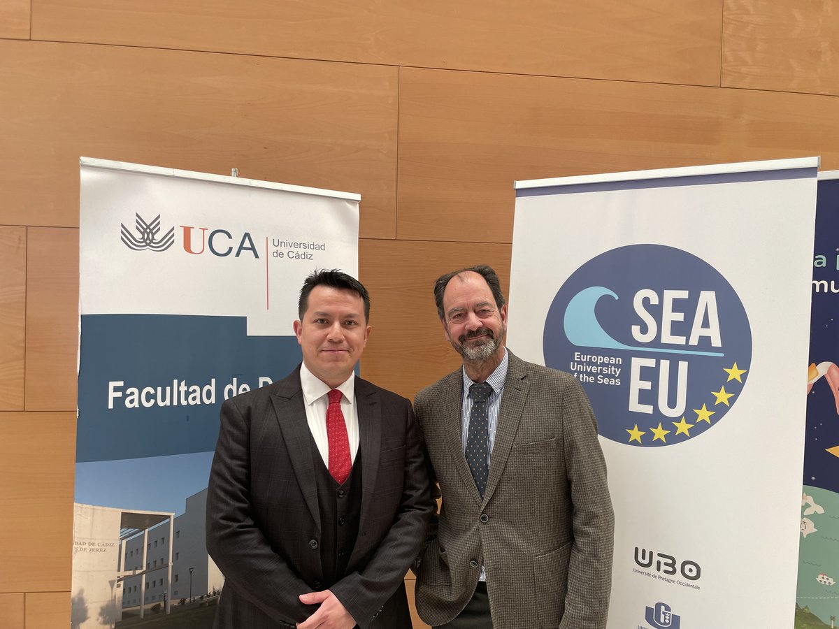 Continuamos con las interesantes sesiones de la 2ª edición del Curso de Doctorado "Elementos para una investigación jurídica con perspectiva internacional". A cargo del Dr. Carlos Enrique Sánchez Aparicio, de la UNAM, que ha abordado las especialidades del ordenamiento mexicano.