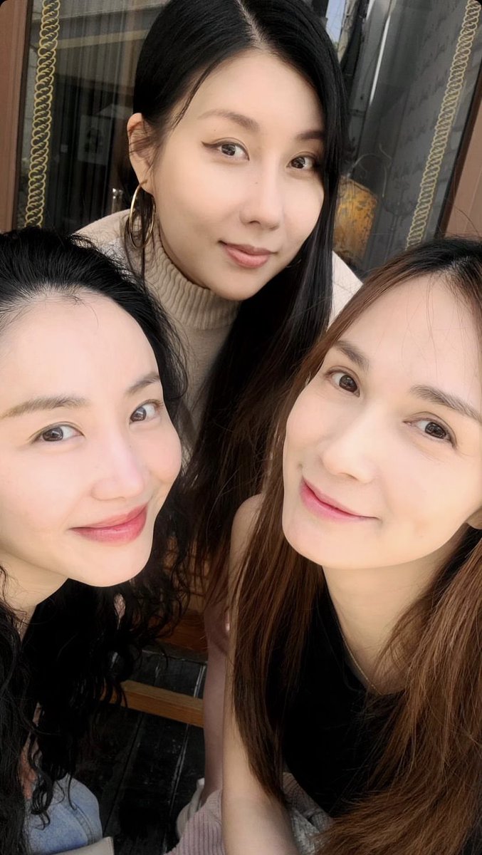 CSJHTheGrace_'s tweet photo. Lina, Sunday and Stephanie had a reunion today. According to Sunday, Dana couldn’t join because of being busy.

CSJH forever 💜.

#TheGrace #CSJH #천상지희 #천상지희더그레이스 #SHAPLEY #샤플리 https://t.co/4opL2eIj1J