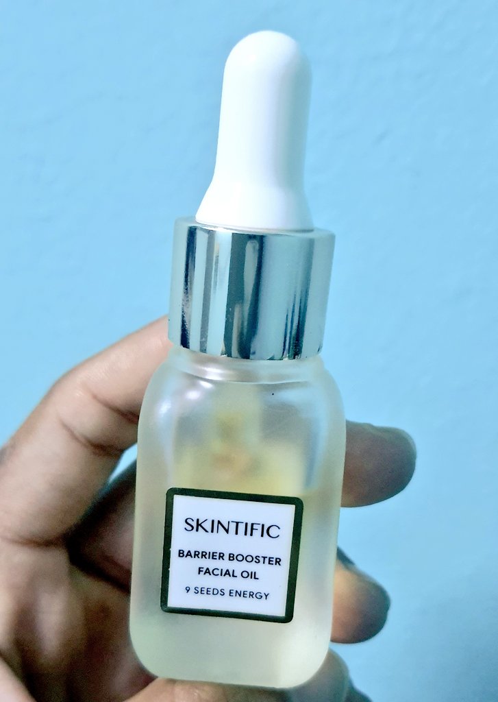 dah sebulan++ guna ni, bangun tidur kulit lembut halus gebu macam baby 👶

I guna malam je, last step lepas siap pakai night skincare. function dia to lock moisture kat muka.
muka nampak berminyak tapi tak rasa berminyak, faham tak rasa tu??