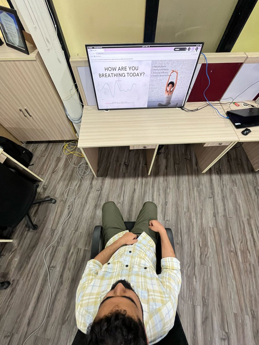 StreetHawkie's tweet photo. We are in the business of doing the impossible! If it were easy we wouldn't have taken it up. So when our client gave us a month to track breathing rate using wifi from their TVs/display devices we went at it. https://t.co/v4pCCzfHve