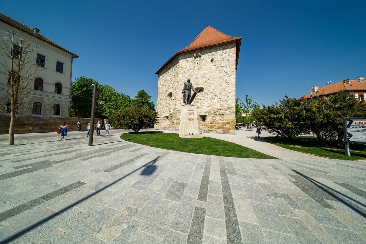 Cluj-Napoca, a city for people: the new pedestrian spaces are starting to show their charm. 🌳