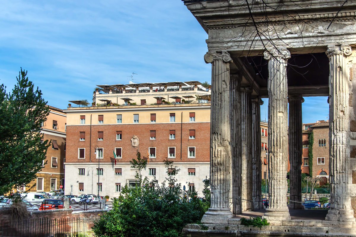 Located in the historic center of the Eternal City, 47 Boutique Hotel overlooks the beauties of ancient Rome. 😍

#47boutiquehotel #rome