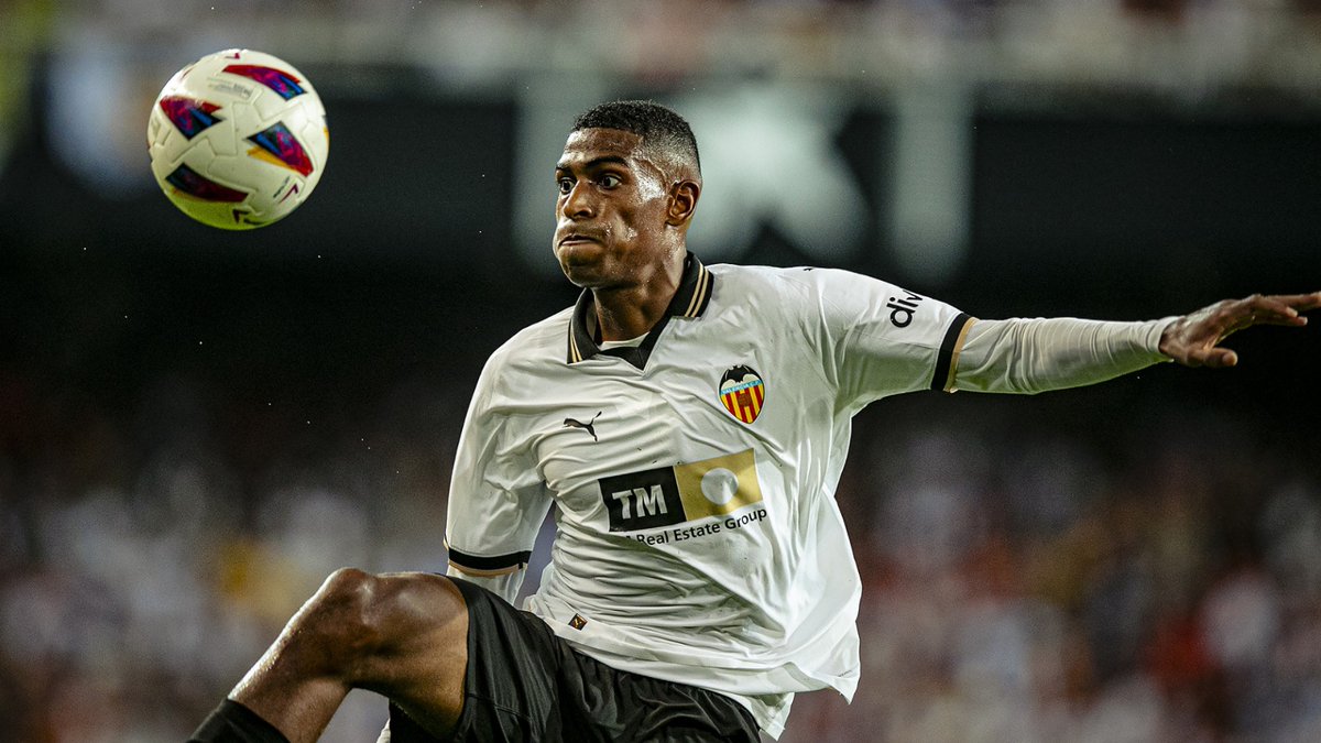 💣#EXCL 🇪🇸 #SLBenfica SL SL Benfica could join the race to sign Valencia's 19-year-old Spanish defender Cristhian Mosquera if they sell António Silva in the summer transfer window.