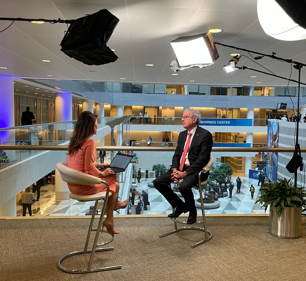 In the margins of the #IMFMeetings, ESM MD @pierregramegna spoke to @cnbcKaren about the European banking sector, banking resolution, and the ESM reform. Read the transcript: ow.ly/knPT50RiKJg #ESMeuro @CNBC